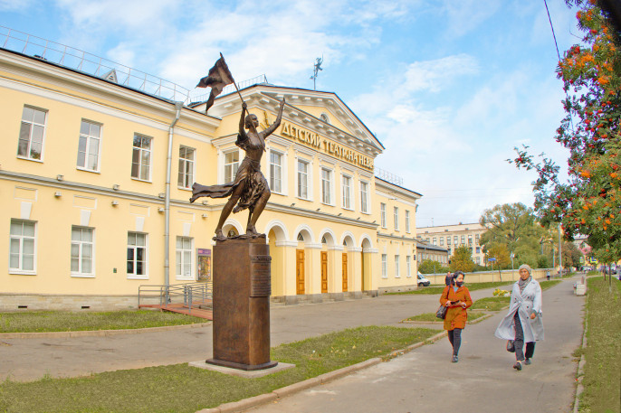 Памятник Жанне д’Арк в Петербурге